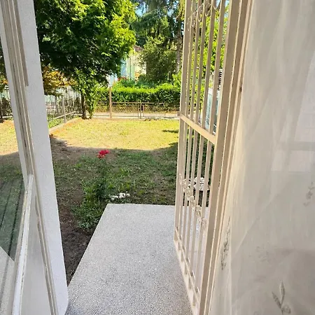 Riverside Residence, 10min Airport